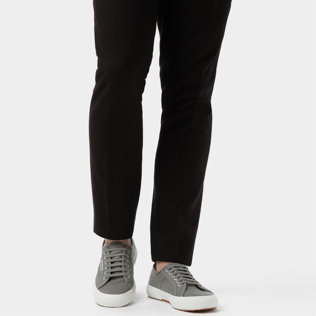 Klassische Unisex-Sneaker in Grau mit Obermaterial aus Baumwolle main