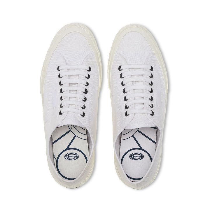 Weiße Low Cut-Sneakers mit Baumwollobermaterial 4