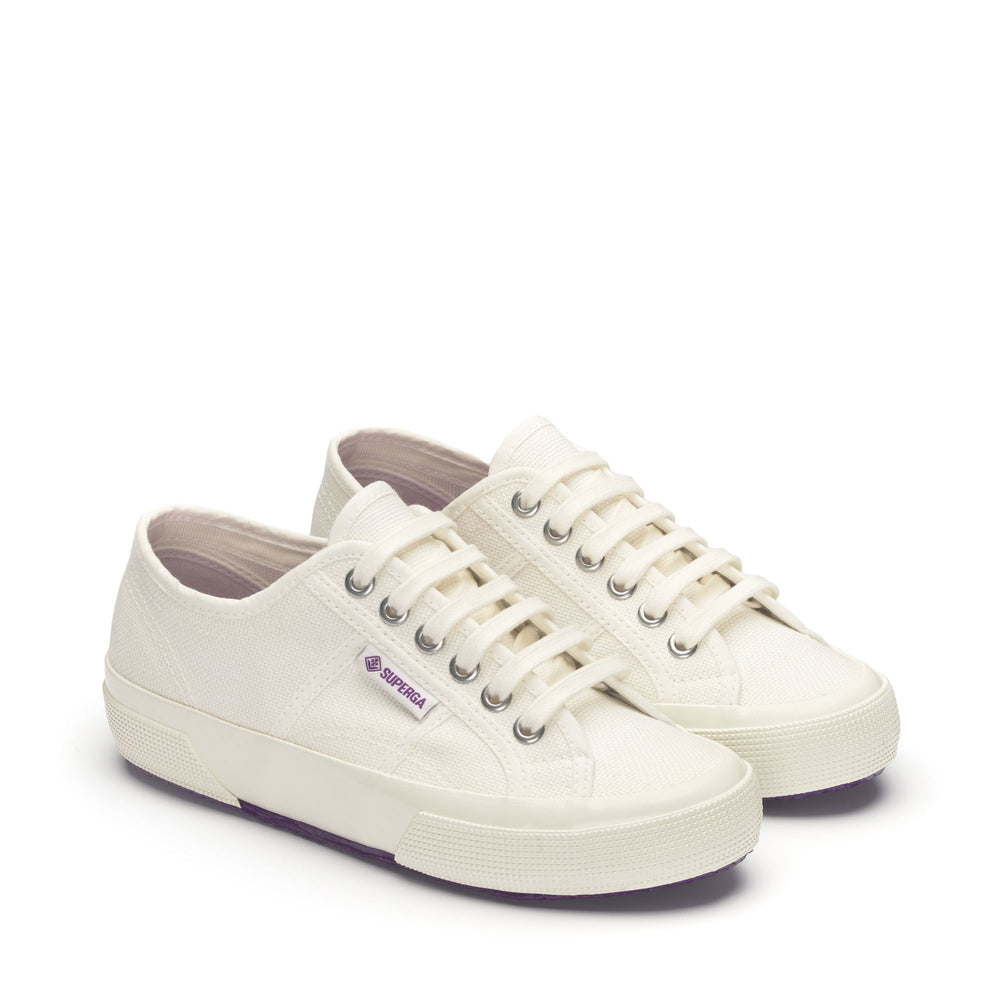 Weiße Low Cut-Sneakers mit Baumwollobermaterial 02